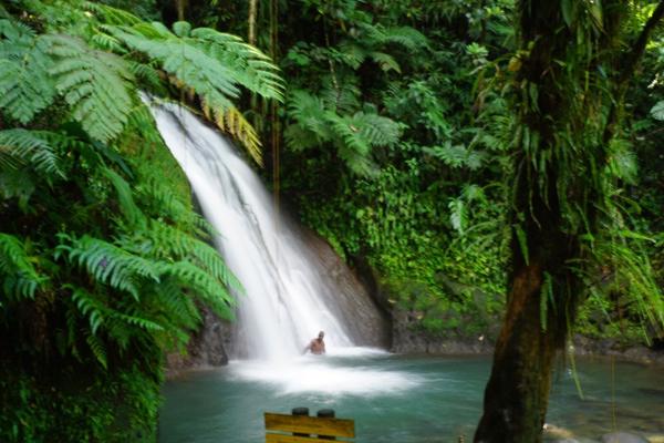 articles/bienvenue-au-paradis-guadeloupeen/CascadeEcrevisses/DSC02034.jpg