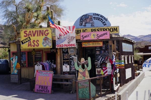 articles/grandcanyon-deathvalley-vegas-area51/Oatman/DSC04910.jpg