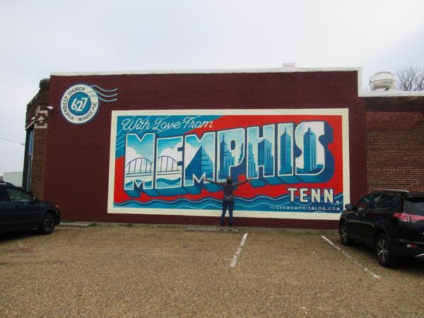 articles/memphis-elvis-superbowl/IMG_8812.jpg