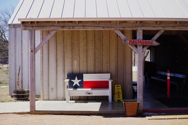 articles/sud-texas/Luckenbach/DSC04393.jpg