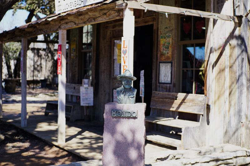 articles/sud-texas/Luckenbach/DSC04411.jpg