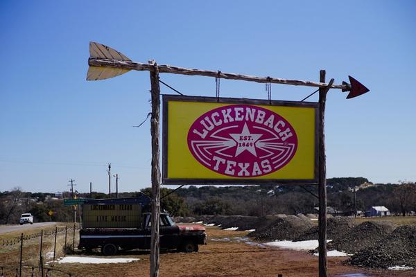 articles/sud-texas/Luckenbach/DSC04413.jpg